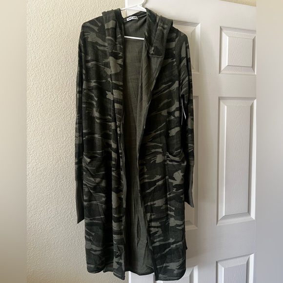 Sweet Romeo Sweaters - Sweet Romeo hooded camo duster